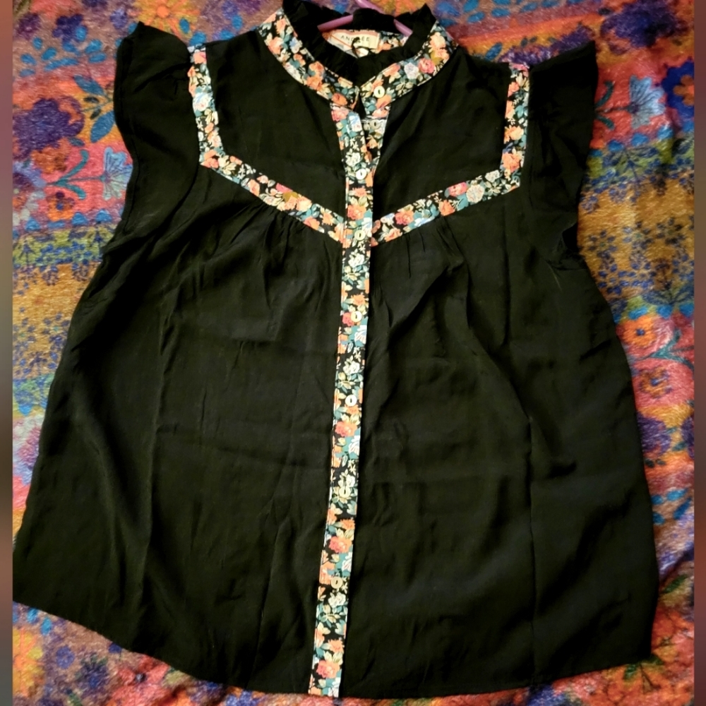 Andree By Unit Blk Button-Up W/ Floral Design, Ru… - image 2